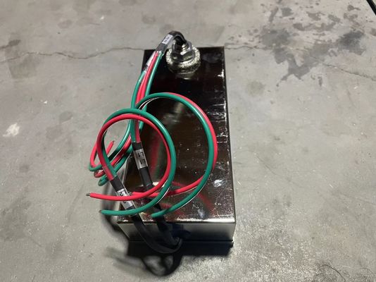 Un buon prezzo. Filtro di potenza RF a bassa perdita 25A Camera di protezione Filtro di interferenza RF in linea