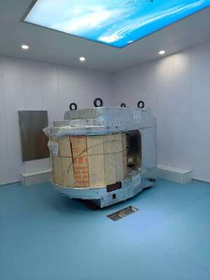 Un buon prezzo. Camera di schermatura RF con efficacia di schermatura di 100dB e finestra di vetro protetta RF rivestita a più strati per la risonanza magnetica a gabbia di Faraday personalizzabile in linea