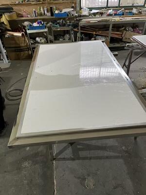 Un buon prezzo. Porta di schermatura per risonanza magnetica da 1,5 Tesla con porta a zanzariera senza barriere e attenuazione fino a 100 dB per strutture mediche in linea
